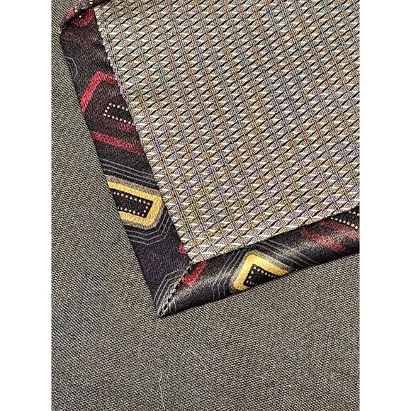 Kilburne & Finch Geometric Pattern Tie - Picture 6 of 9